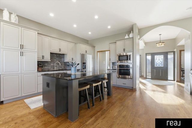 11796 Whitmore Street, Omaha, NE 68142