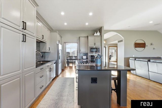 11796 Whitmore Street, Omaha, NE 68142