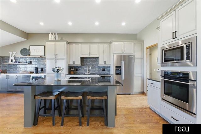 11796 Whitmore Street, Omaha, NE 68142