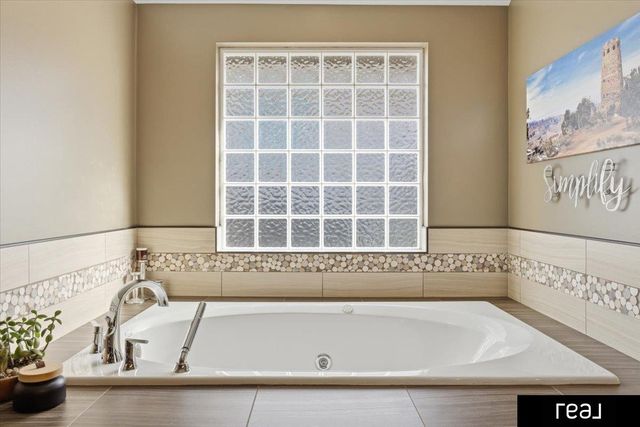 11796 Whitmore Street, Omaha, NE 68142