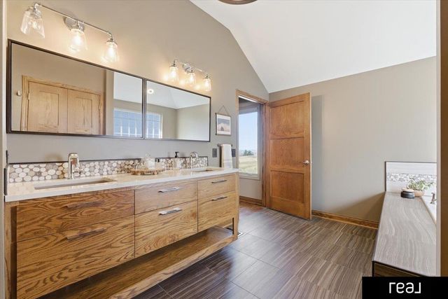 11796 Whitmore Street, Omaha, NE 68142