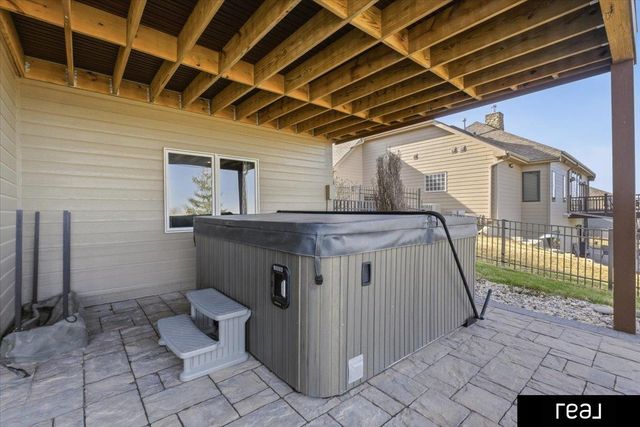 11796 Whitmore Street, Omaha, NE 68142