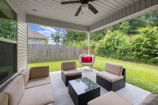 8919 Meadow Sage Dr, Denham Springs, LA 70726