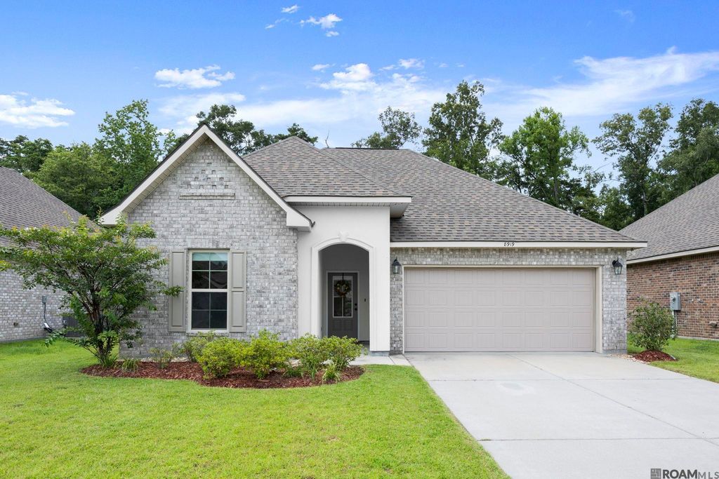 8919 Meadow Sage Dr, Denham Springs, LA 70726