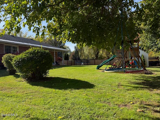 442 Russell Road, Bethlehem, NY 12203