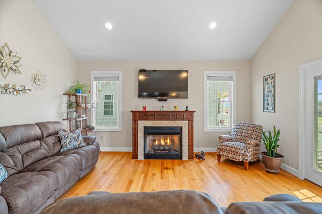 53 MARBLE DR, Stuarts Draft, VA 24477