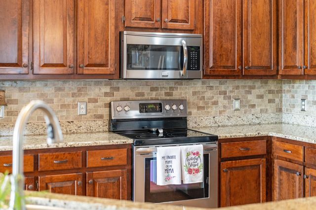 53 MARBLE DR, Stuarts Draft, VA 24477