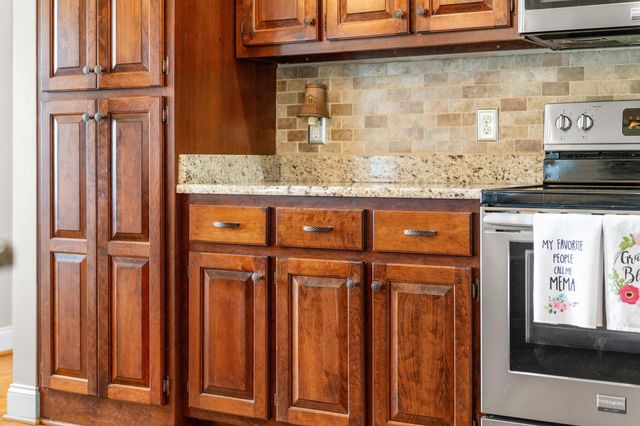 53 MARBLE DR, Stuarts Draft, VA 24477