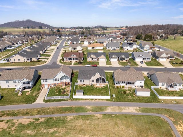 53 MARBLE DR, Stuarts Draft, VA 24477