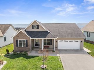 53 MARBLE DR, Stuarts Draft, VA 24477