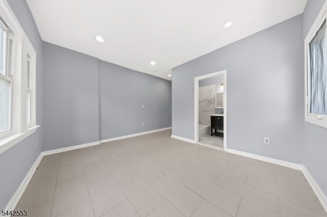 700 Park Ave, Elizabeth City, NJ 07208