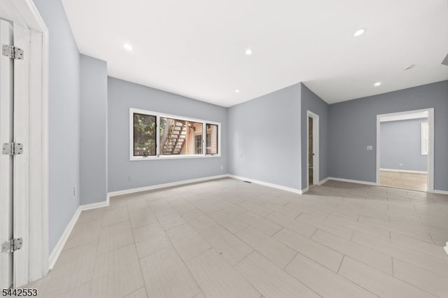 700 Park Ave, Elizabeth City, NJ 07208
