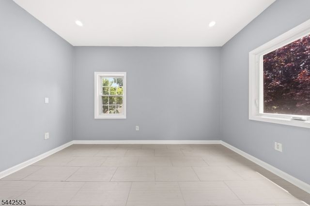 700 Park Ave, Elizabeth City, NJ 07208