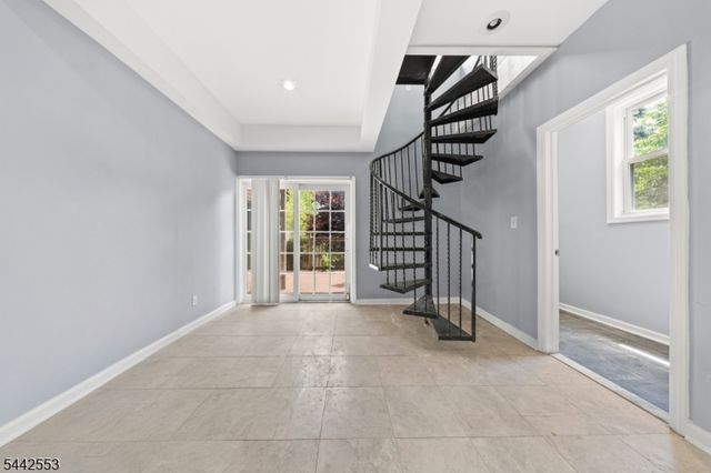 700 Park Ave, Elizabeth City, NJ 07208