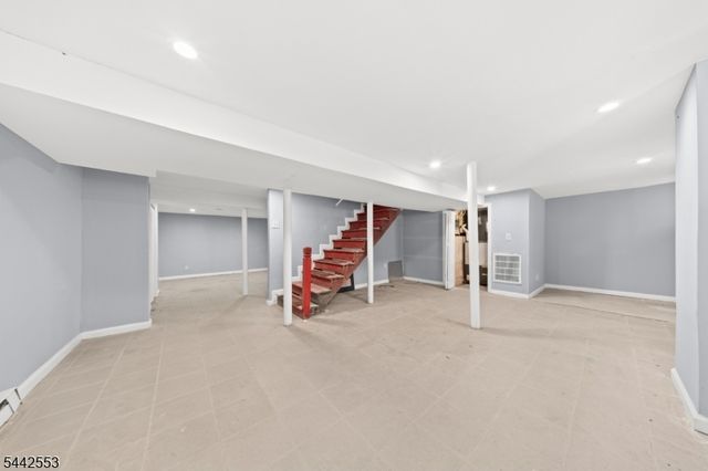 700 Park Ave, Elizabeth City, NJ 07208