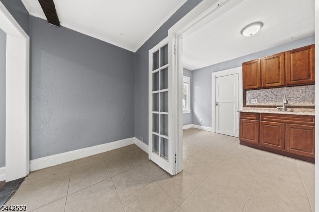 700 Park Ave, Elizabeth City, NJ 07208