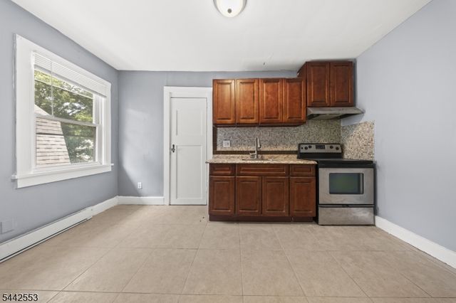 700 Park Ave, Elizabeth City, NJ 07208