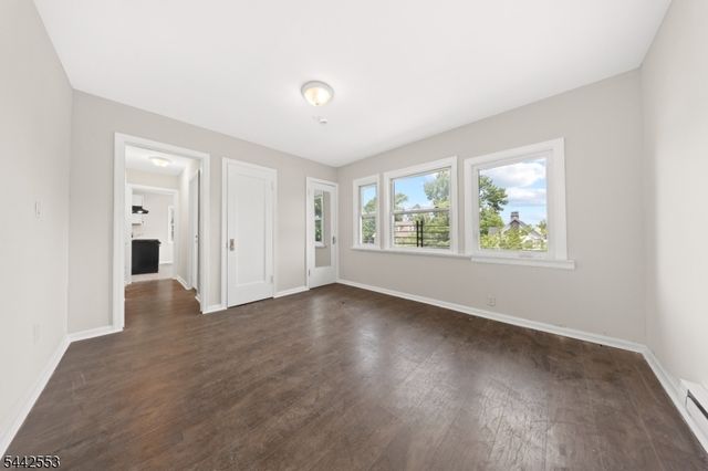 700 Park Ave, Elizabeth City, NJ 07208