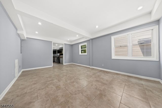 700 Park Ave, Elizabeth City, NJ 07208