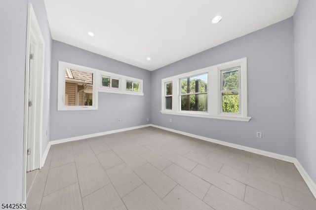 700 Park Ave, Elizabeth City, NJ 07208
