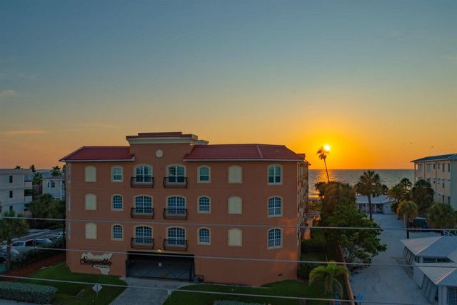 2205 GULF BOULEVARD B, Indian Rocks Beach, FL 33785