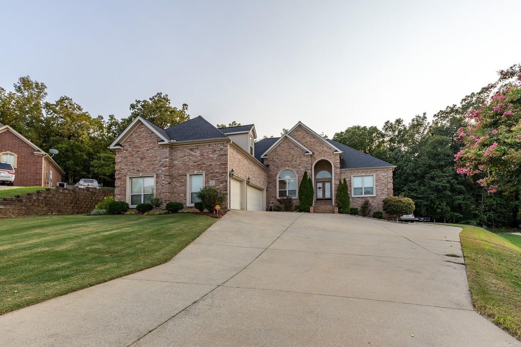 32 Cypress Creek Drive, Cabot, AR 72023