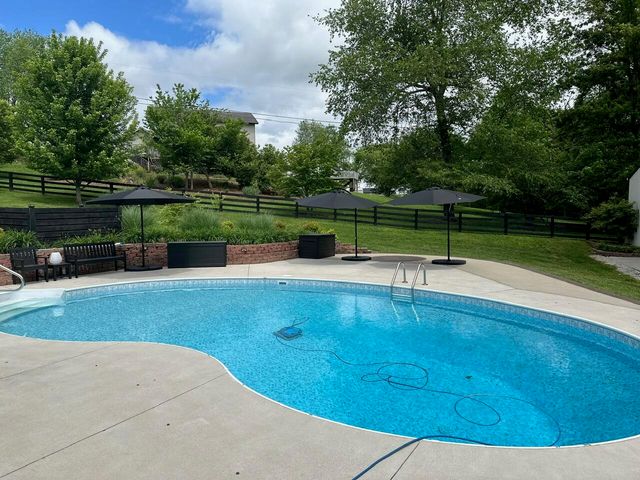 75 Ferry Hill Drive, Somerset, KY 42503