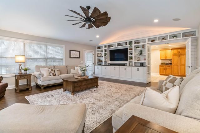 75 Ferry Hill Drive, Somerset, KY 42503