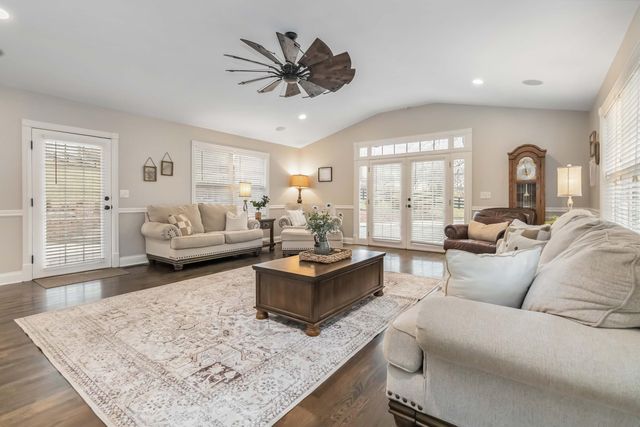 75 Ferry Hill Drive, Somerset, KY 42503