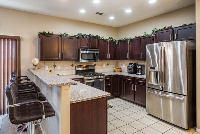 1739 Man O War Street SE, Albuquerque, NM 87123