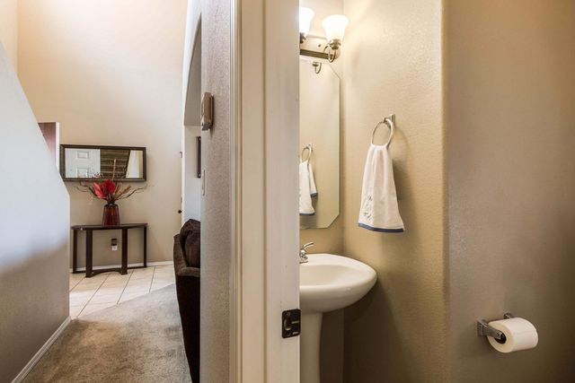 1739 Man O War Street SE, Albuquerque, NM 87123