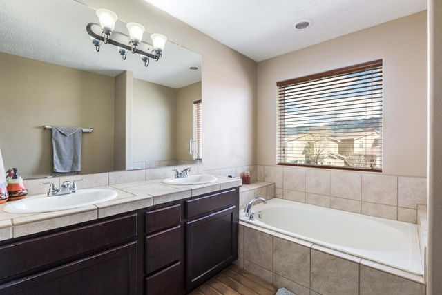 1739 Man O War Street SE, Albuquerque, NM 87123