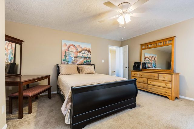 1739 Man O War Street SE, Albuquerque, NM 87123