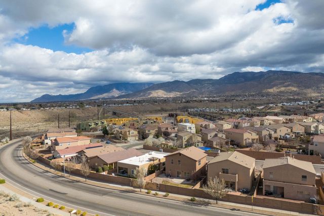 1739 Man O War Street SE, Albuquerque, NM 87123
