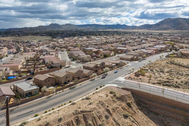 1739 Man O War Street SE, Albuquerque, NM 87123