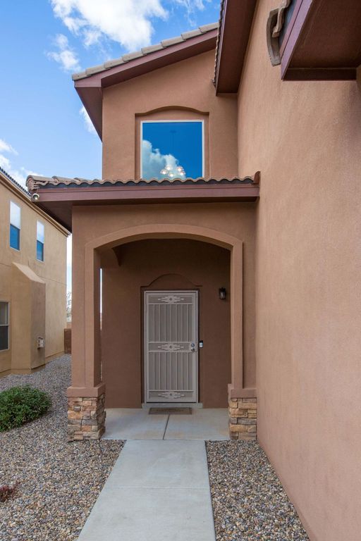 Image 2 of property listing at 1739 Man O War Street SE, Albuquerque, NM 87123