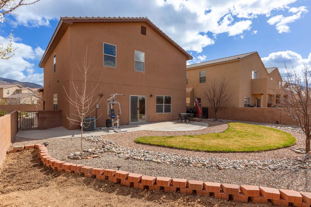 Image 32 of property listing at 1739 Man O War Street SE, Albuquerque, NM 87123