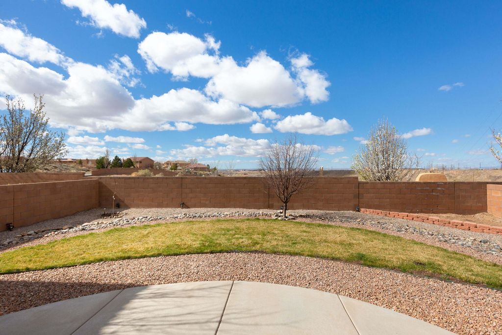 Image 33 of property listing at 1739 Man O War Street SE, Albuquerque, NM 87123