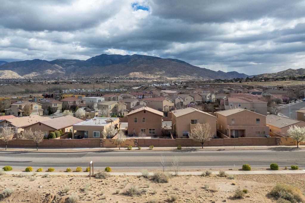 Image 38 of property listing at 1739 Man O War Street SE, Albuquerque, NM 87123