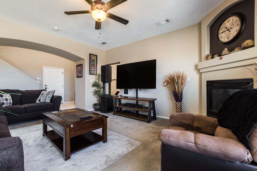 Image 8 of property listing at 1739 Man O War Street SE, Albuquerque, NM 87123