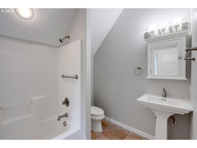 5300 NETARTS Hwy, Tillamook, OR 97141