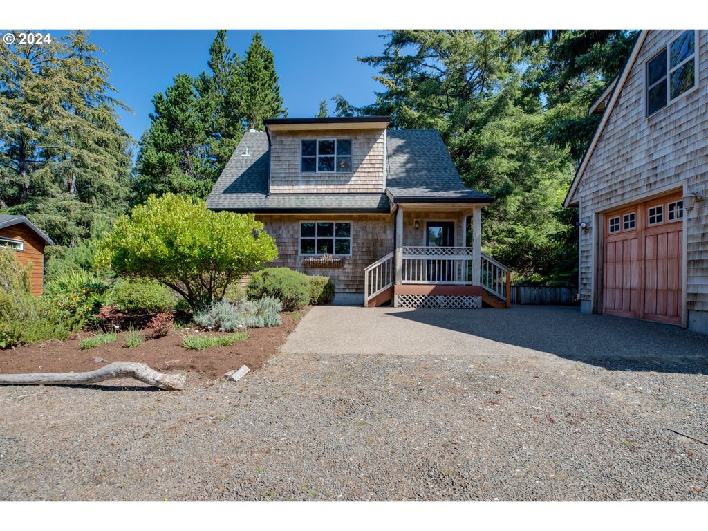 5300 NETARTS Hwy, Tillamook, OR 97141