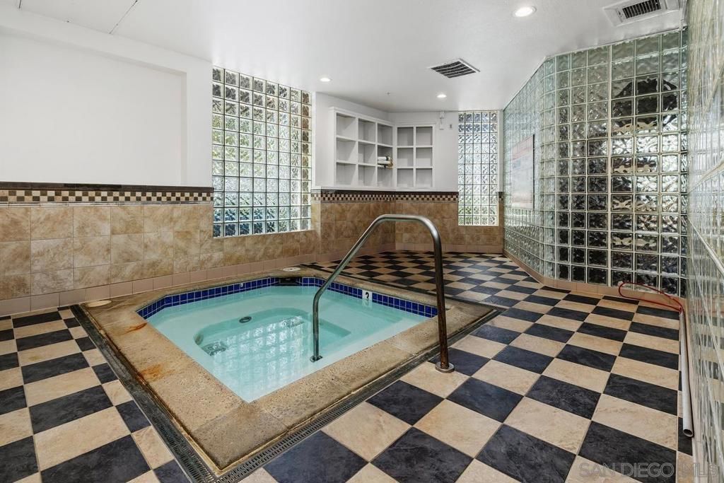 Image 28 of property listing at 1480 Broadway 2514, San Diego, CA 92101