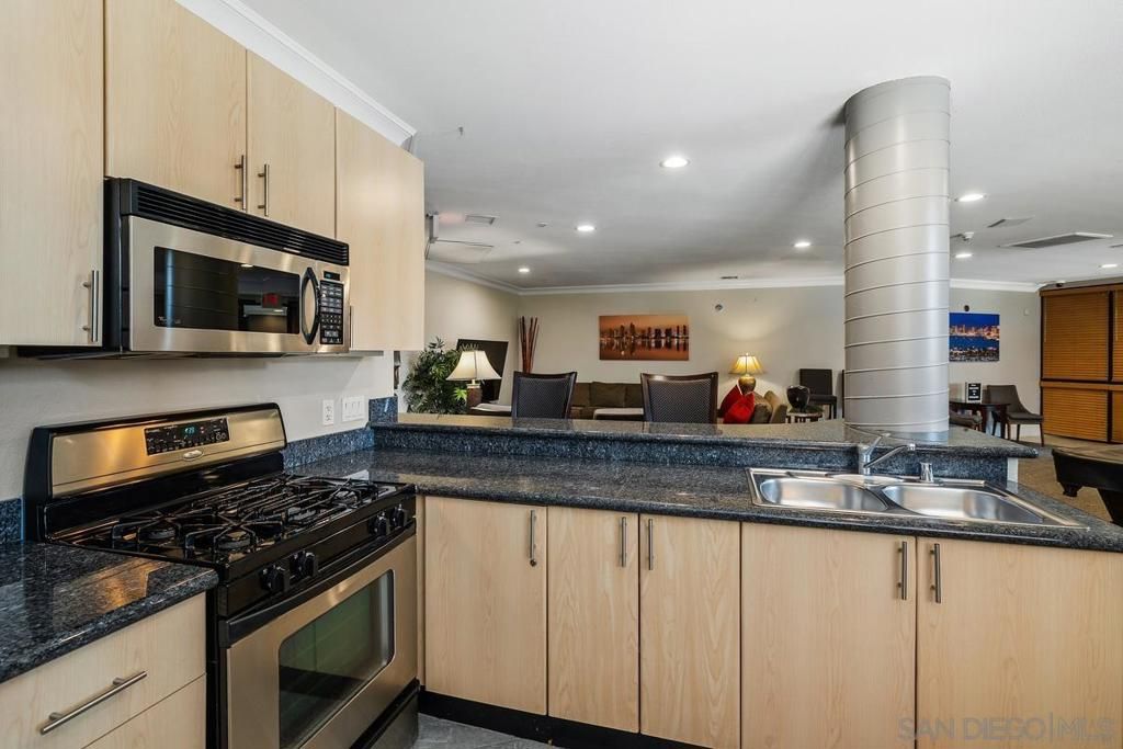 Image 32 of property listing at 1480 Broadway 2514, San Diego, CA 92101