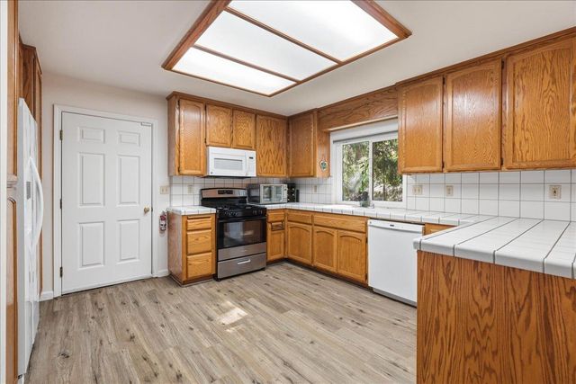 5524 Daisy Dr, Pollock Pines, CA 95726