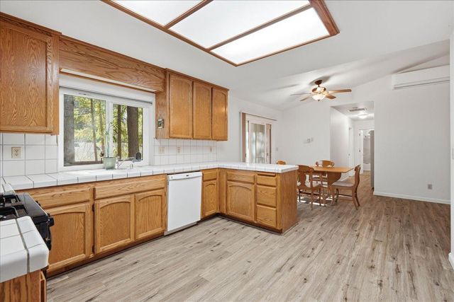 5524 Daisy Dr, Pollock Pines, CA 95726