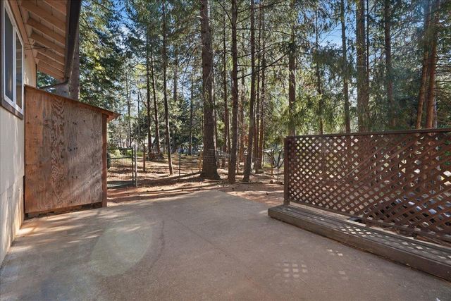 5524 Daisy Dr, Pollock Pines, CA 95726