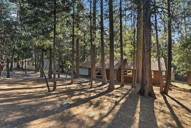 5524 Daisy Dr, Pollock Pines, CA 95726