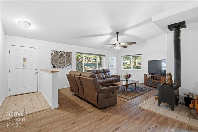 5524 Daisy Dr, Pollock Pines, CA 95726