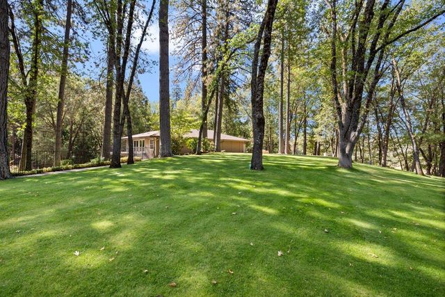 5524 Daisy Dr, Pollock Pines, CA 95726